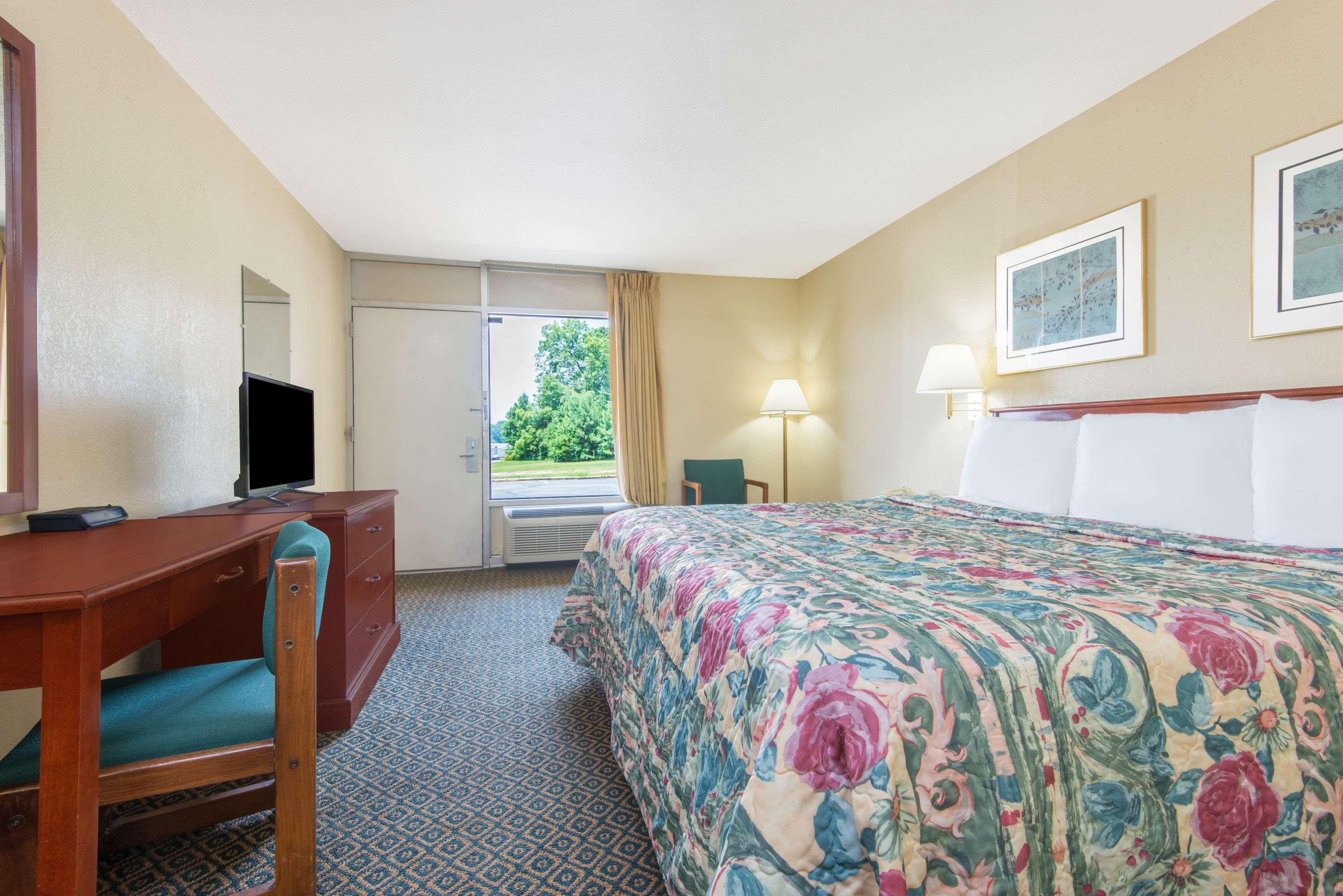 Days Inn By Wyndham Clanton Al Eksteriør bilde